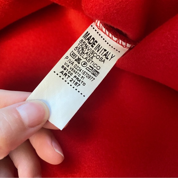 Fall Winter Holiday Chic Italian Button Detail Sweater Cape Red OS One Size - Picture 6 of 6